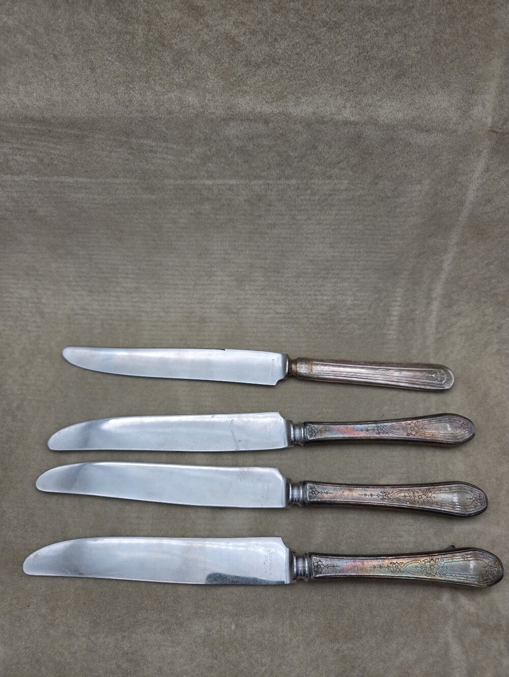 4 Vintage Dinner Knives Silver Plated Handles
